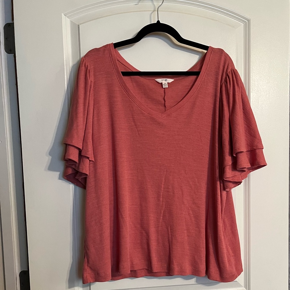 EUC pull over top with flutter sleeves